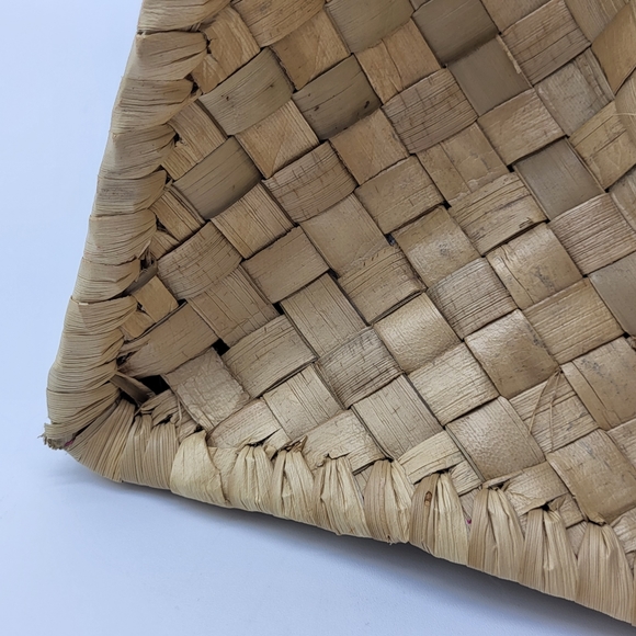 Handmade weaved large straw Fiji beach bag - Picture 7 of 16